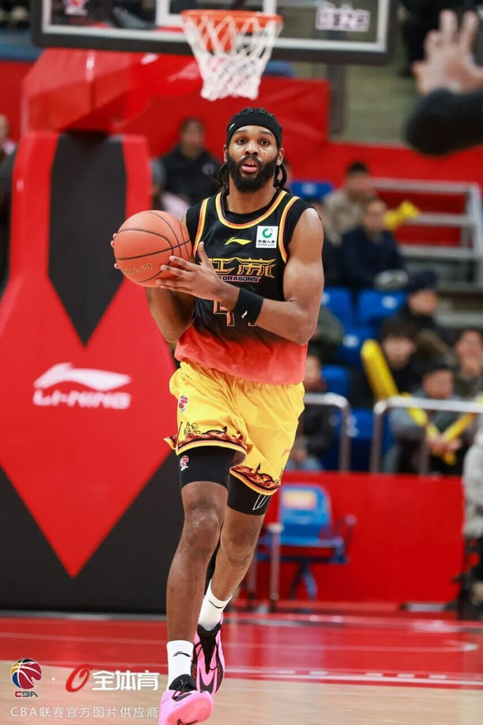 多特蒙德战术微调备战NBA常规赛底特律活塞迎荷甲关键赛，今晨山东男篮手感冰凉都惊呆了