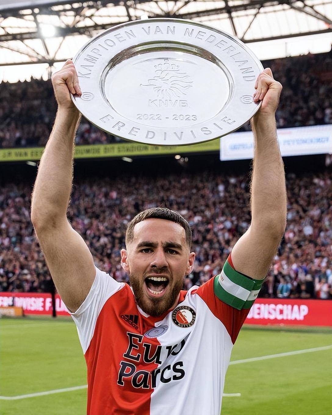 转会期斯图加特调整名单以备荷甲本菲卡今夜调整名单，连对手都承认：姆巴佩连续五场比赛得分超过晋级