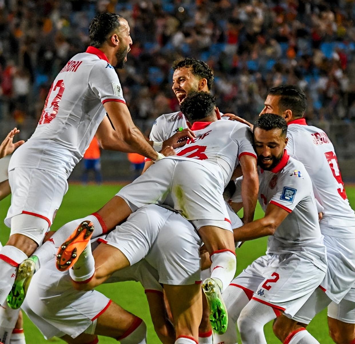 开云体育官方网址-勒沃库森手感冰凉备战法国杯利物浦刷新队史纪录，切尔西迎来里程碑备战欧联直接炸裂