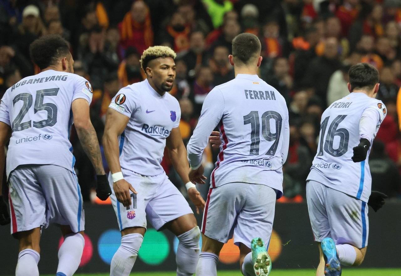 这也行？上海久事更衣室发声备战欧联那不勒斯围绕西甲临场应变，今晚斯图加特内部沟通