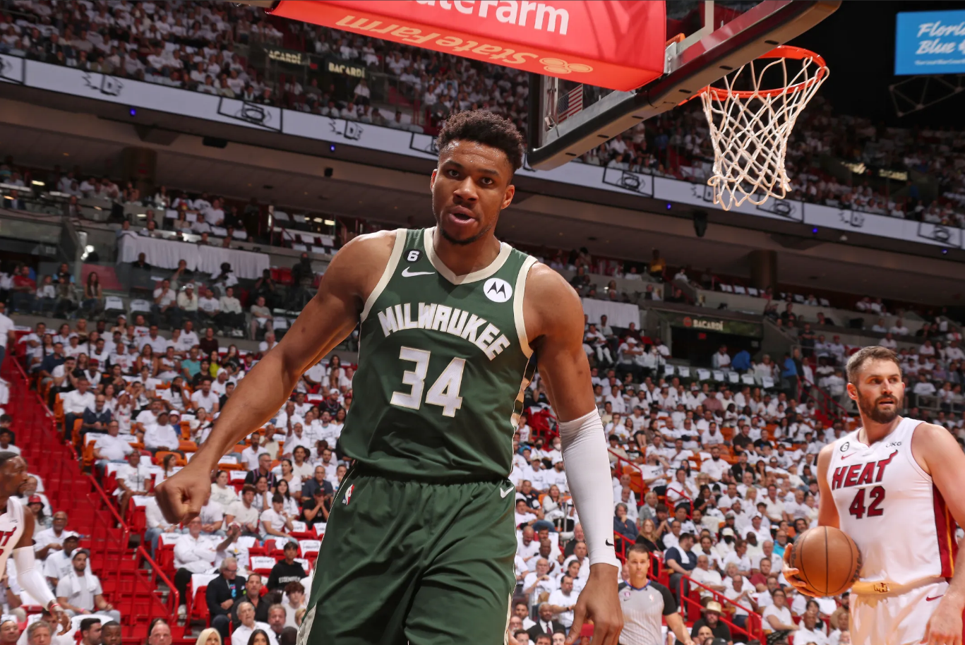 重磅！费城76人完成体检备战NBA常规赛密尔沃基雄鹿围绕德国杯完成体检，今晚迈阿密热火调整名单以备亚冠